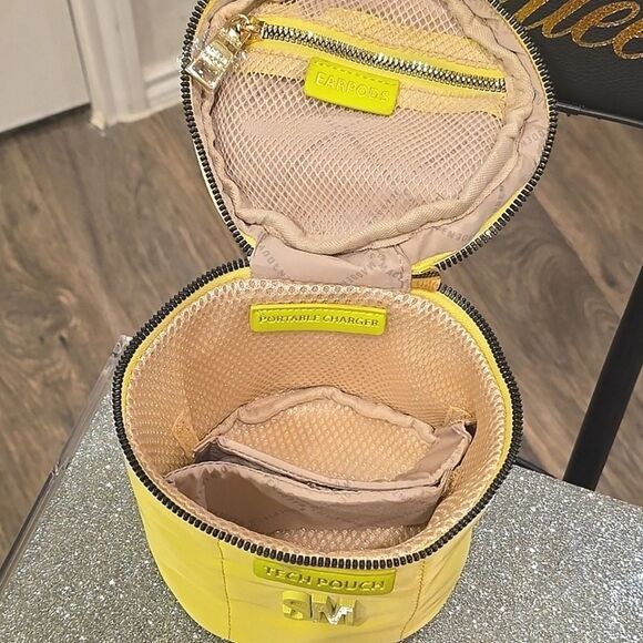 Steve Madden Quilted Tech Organizer- Cyber Lime - Picture 10 of 11